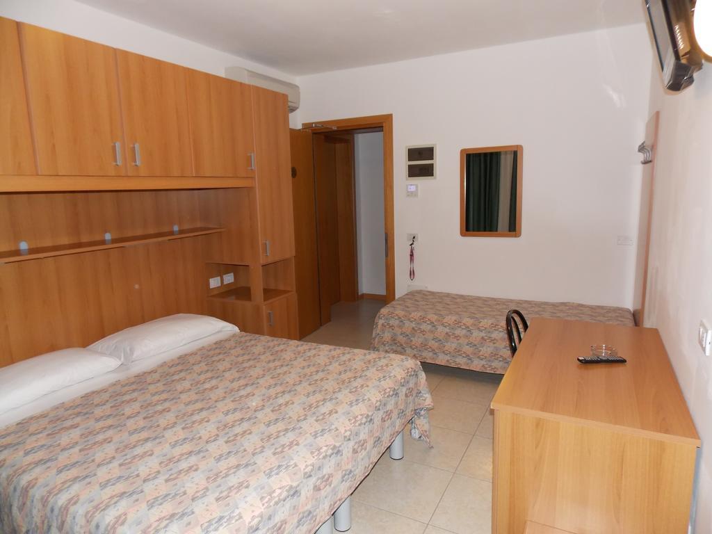 Hotel Colorado Lido di Jesolo Ruang foto