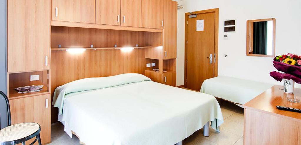 Hotel Colorado Lido di Jesolo Bagian luar foto