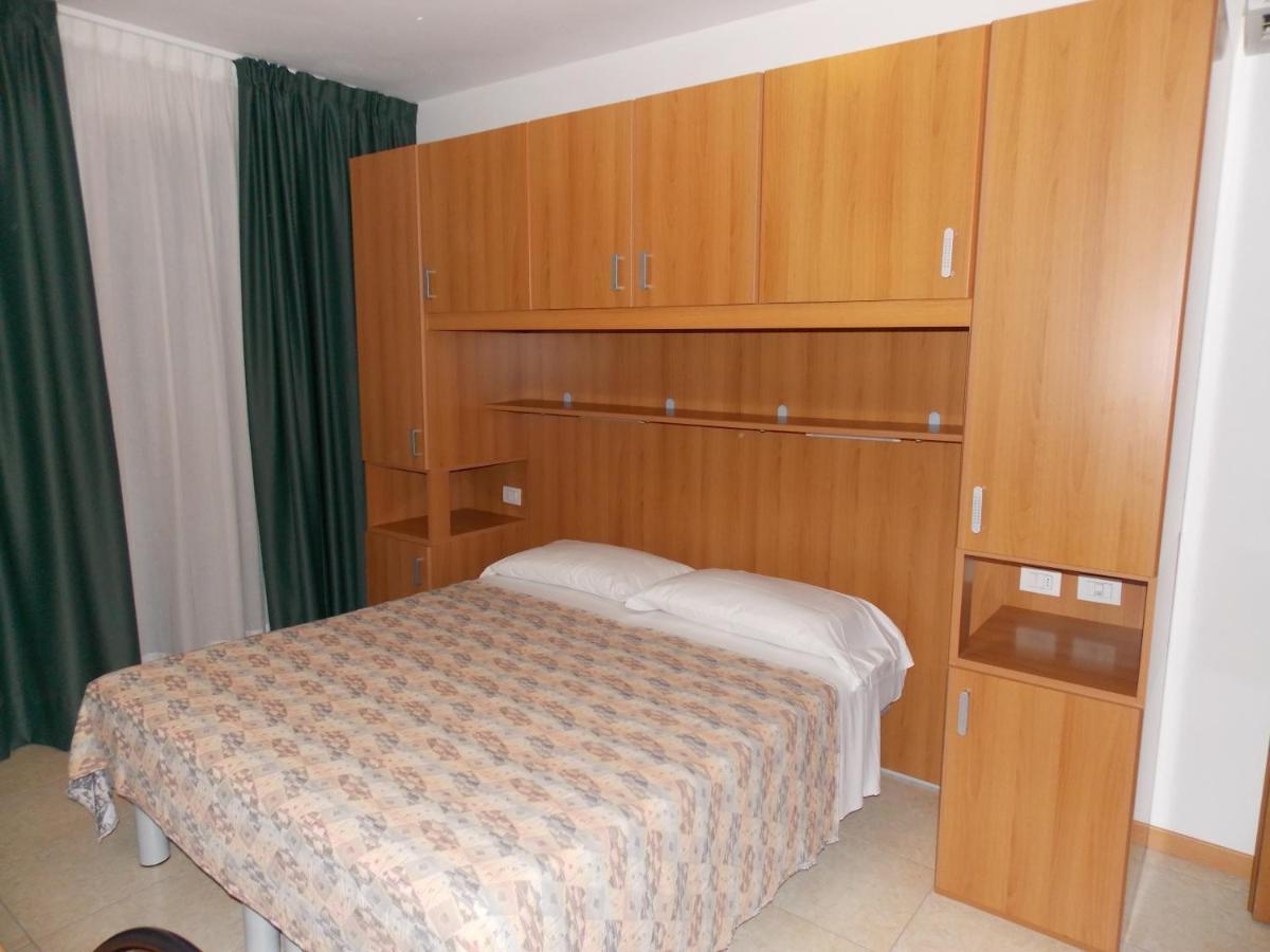 Hotel Colorado Lido di Jesolo Ruang foto